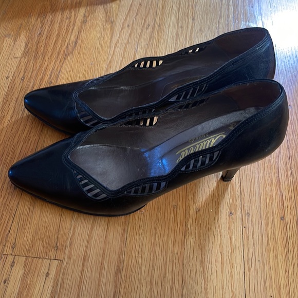 Black Portuguese leather high heels. Size 7 1/2. Made in Portugal by Catarro. - Picture 2 of 3